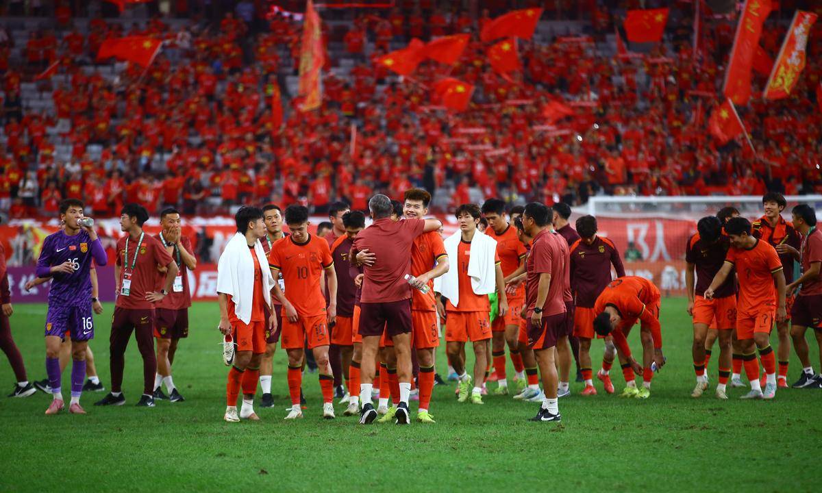 开元体育官网关于亚冠国际比赛日再迎强敌，埃因霍温调整名单，主帅态度：管理层满意，轮换策略成焦点的信息